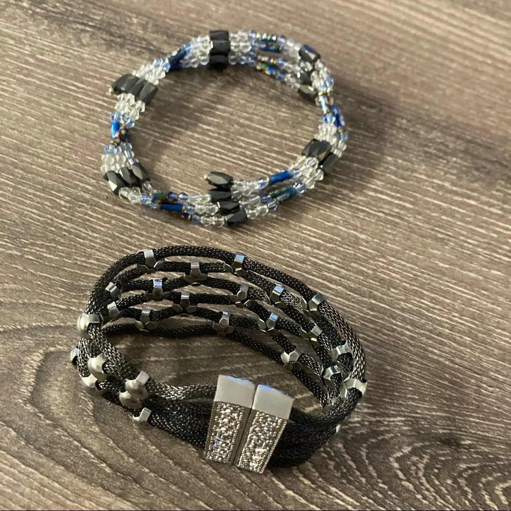 🛍🏙3️⃣ for $1️⃣5️⃣ Bundle of 2 stackable bracelets